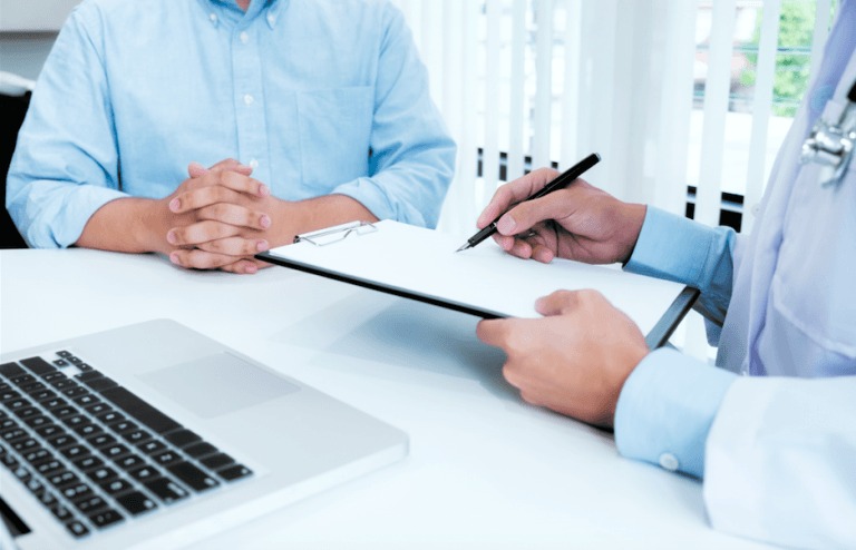 Güneş enerjisi santralinde uzman bakım planlaması